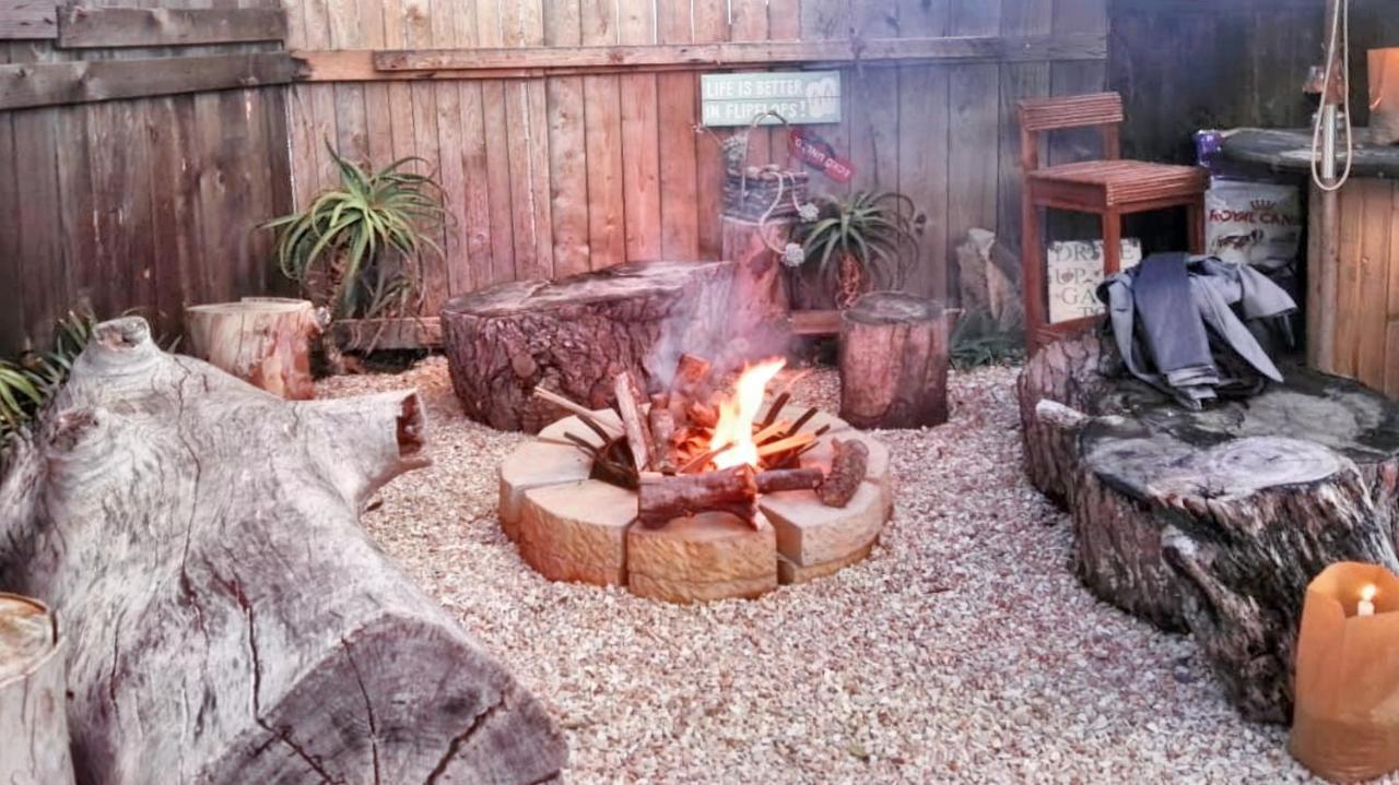 Log Inn East London Bagian luar foto