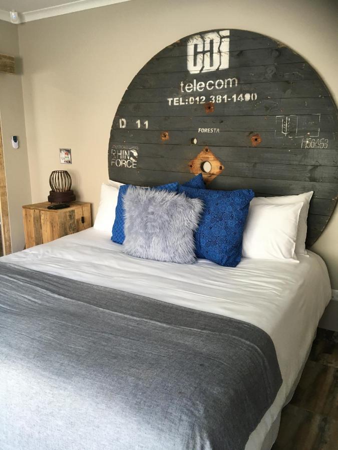 Log Inn East London Bagian luar foto