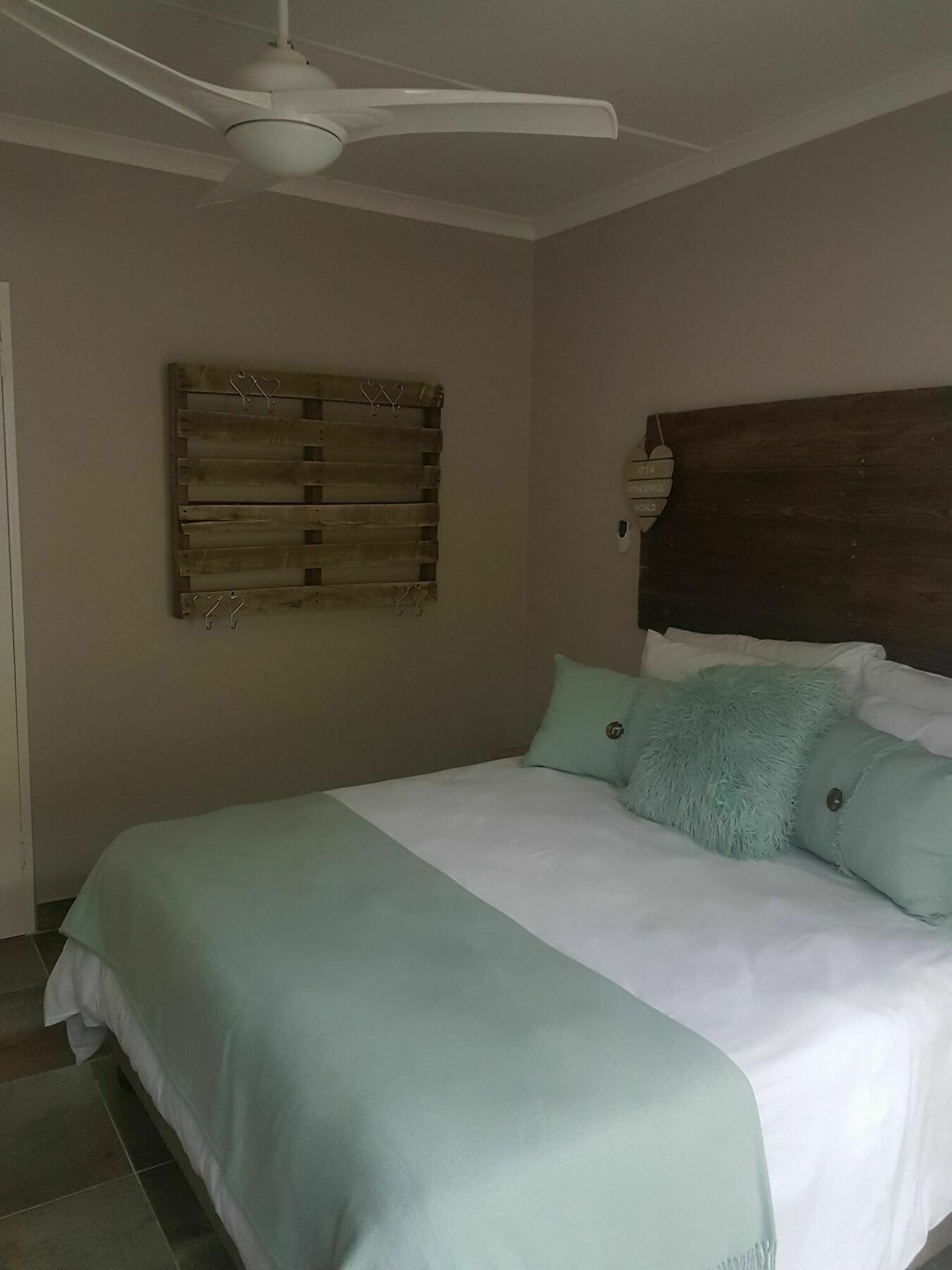 Log Inn East London Bagian luar foto